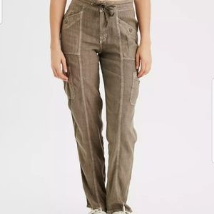 American eagle cargo high  rise pants size 8us